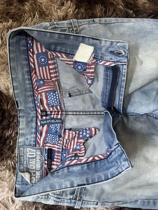 Набор вещей: джинсы, джинсовые джоггеры, футболька, ветровка