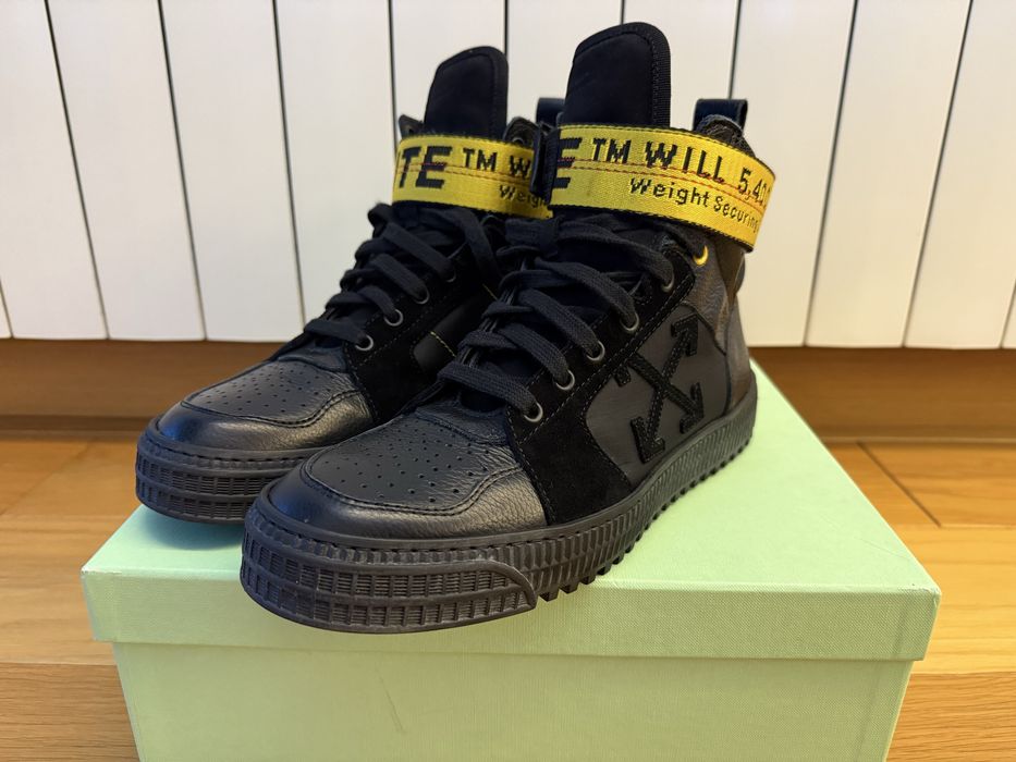 Обувки Off-White