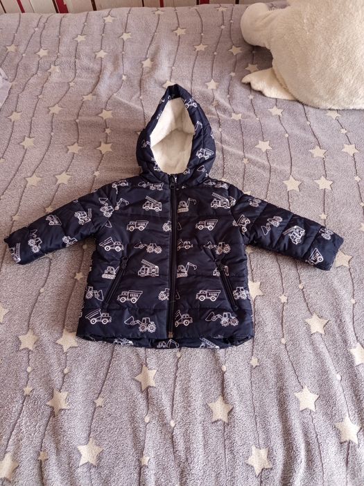 Продам куртку на мальчика.