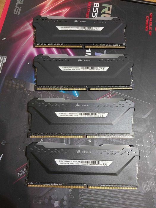 16GB 3000Mhz CL15 Corsair Vengeance RGB PRO