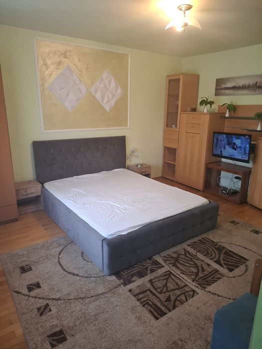 Închiriez garsonieră