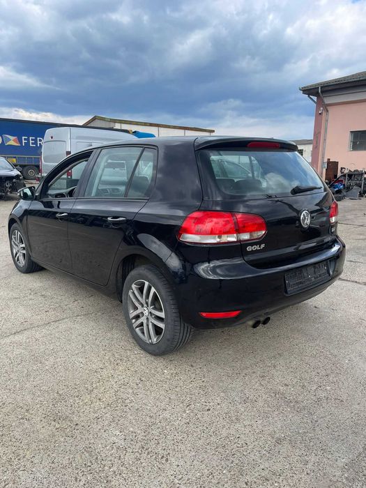 VOLKSWAGEN Golf 2010 — imagine 10