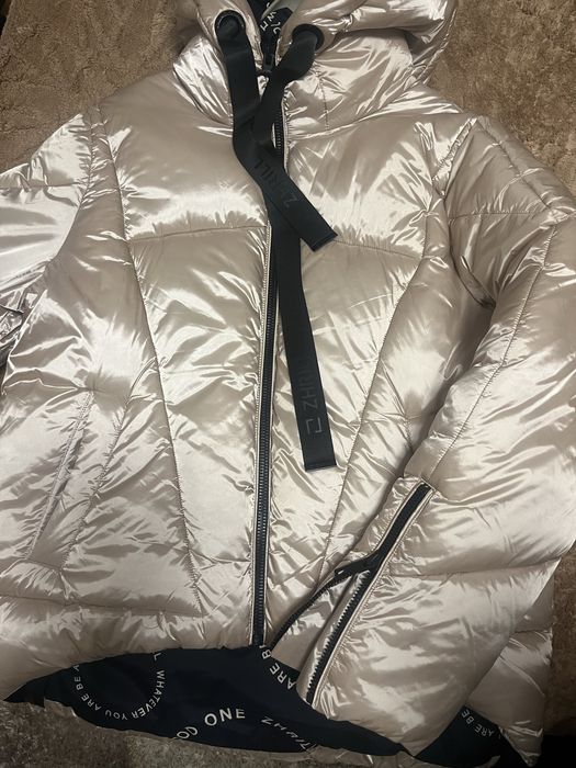 Ново яке Zhrill.