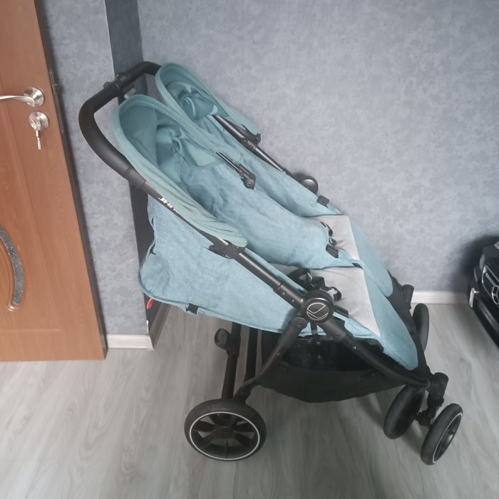 Намалена Количка за близнаци или породени JANE Twinlink, като нова