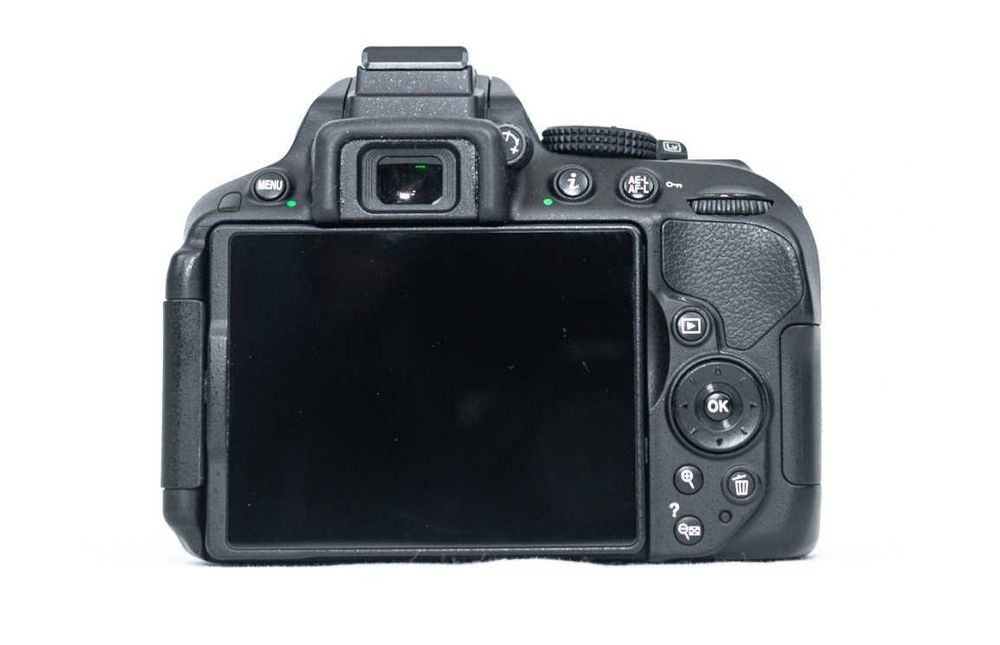 Nikon D5300 - Kit + 18-55mm - 2.400 de cadre - Aparat foto DSLR