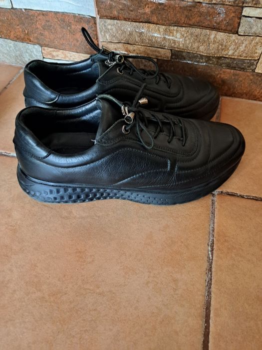 Adidasi piele, nr 37