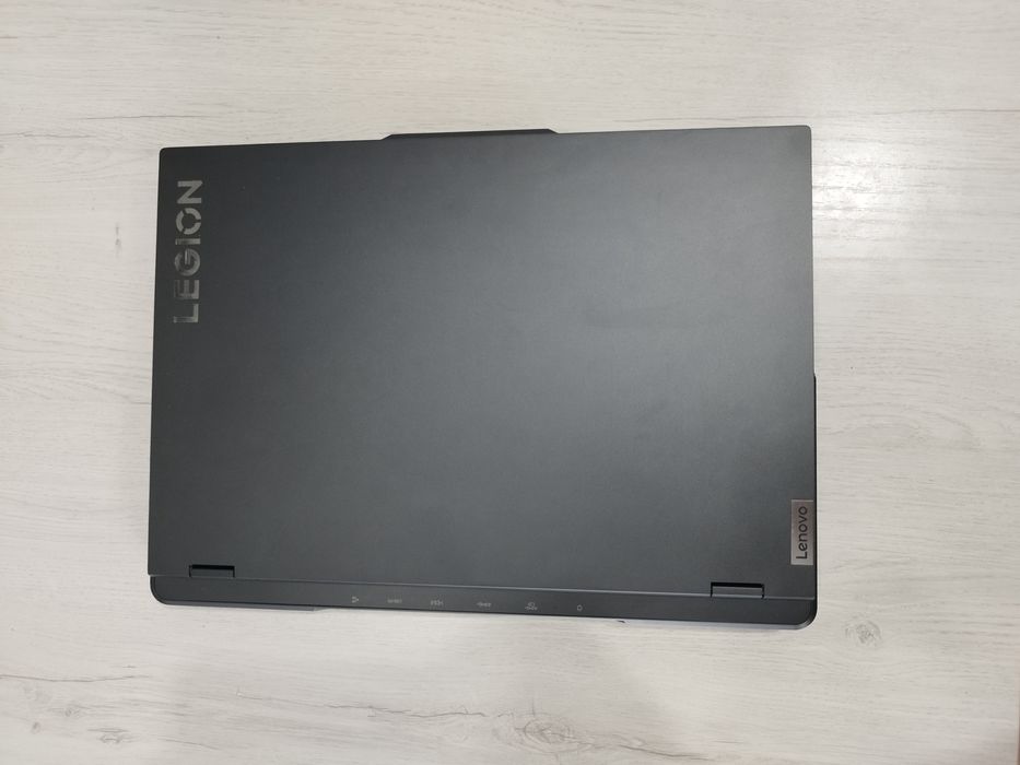 Lenovo legion pro 5 16IRX8
