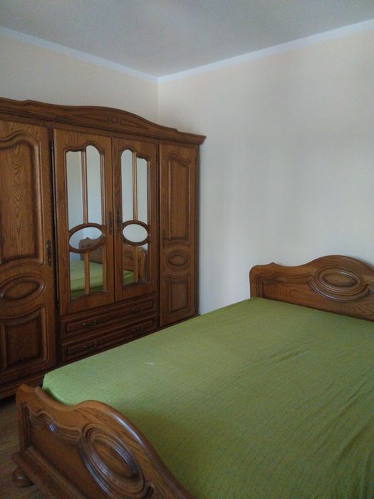 Inchiriez apartament semidecomandat - Etaj 1