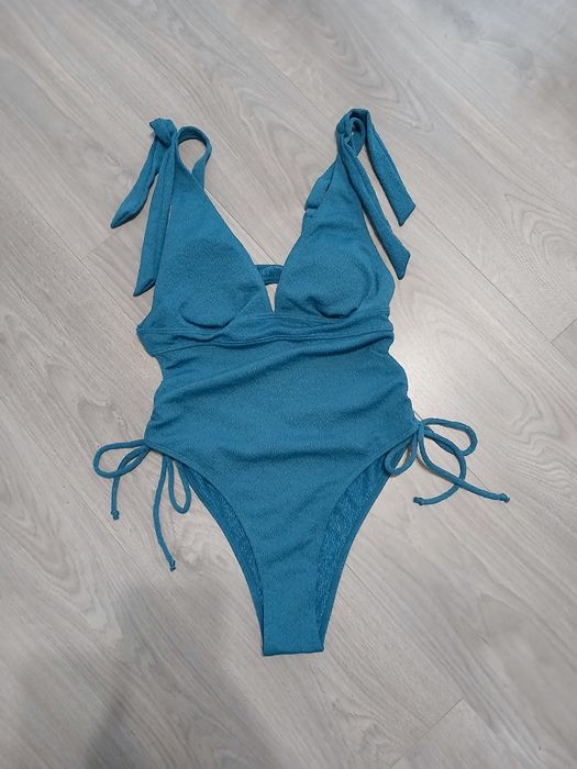 Costum de baie marimea M, nou