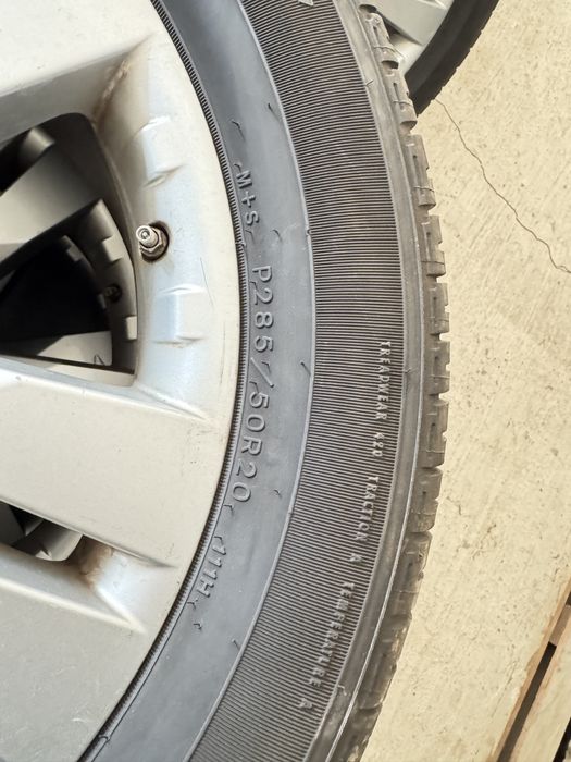 Джанти с гуми 285/50/20” DoT 10/22г 7мм грайфер