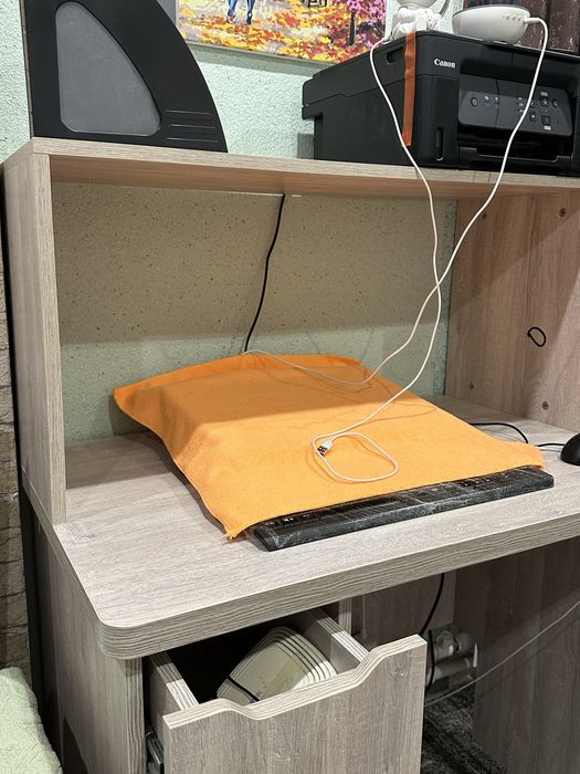 Компьютерный стол, письменная парта