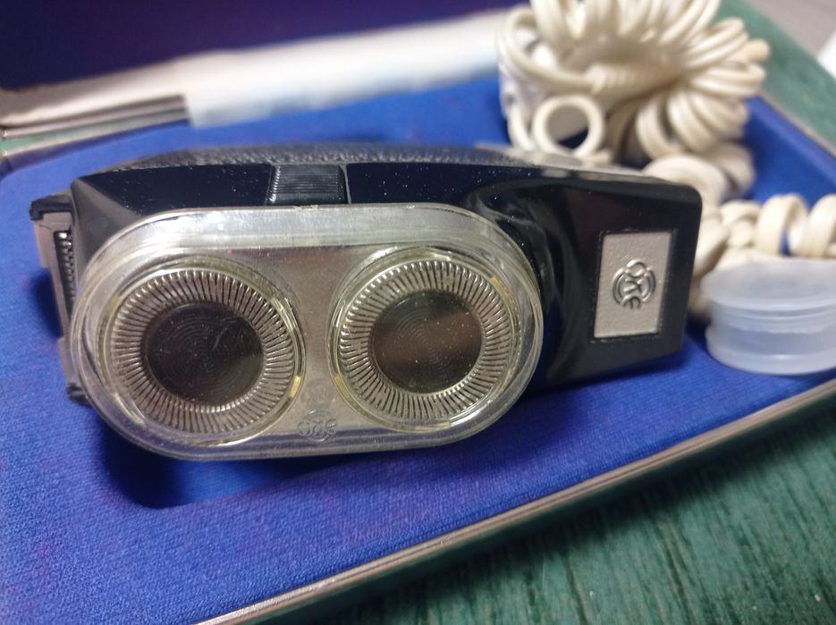 Aparat electric de barbierit Kharkiv-15M, fabricat in URSS în anii 70.