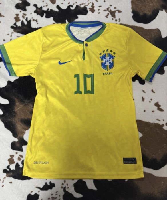 Tricou Nike cu Neymar Jr Brazilia, cu mic defect