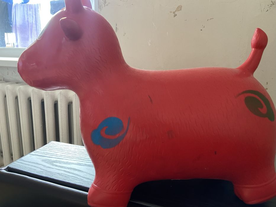 Детский прыгун теленок