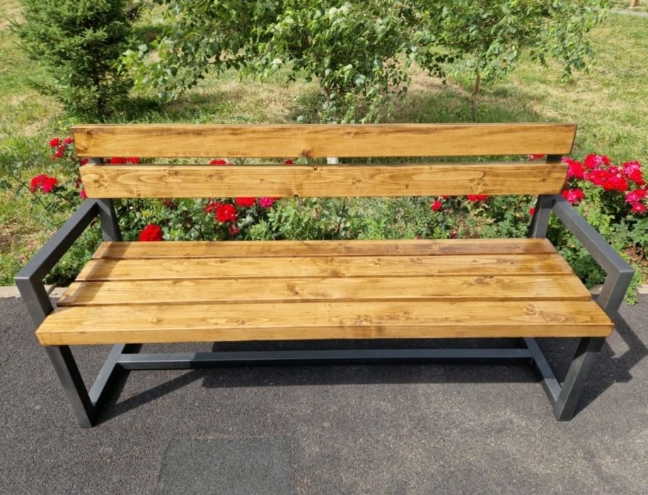 Скамейка Golden bench