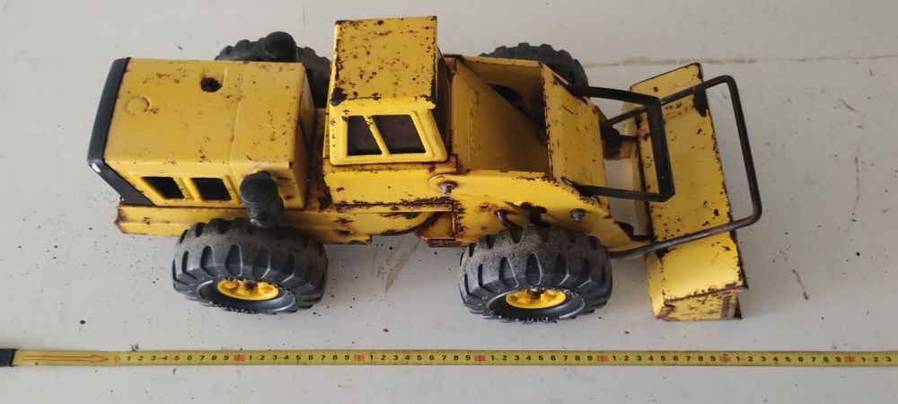 Tonka xmb 975  fabricat in ani 70