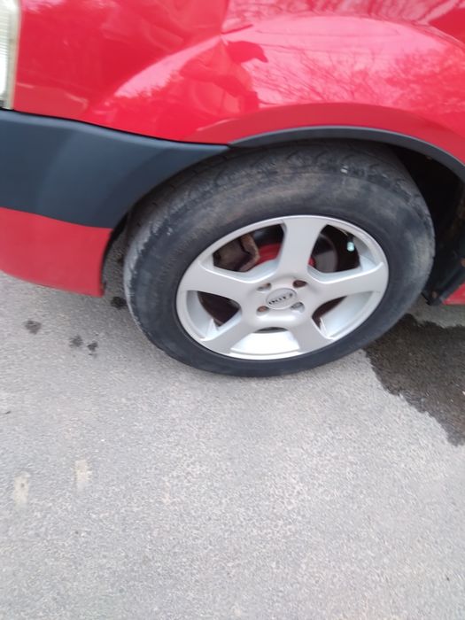 Vând Dacia Logan 1,4 benzina