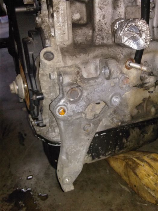 Suport compresor AC citroen berlingo 1.6 hdi an fabr. 2013