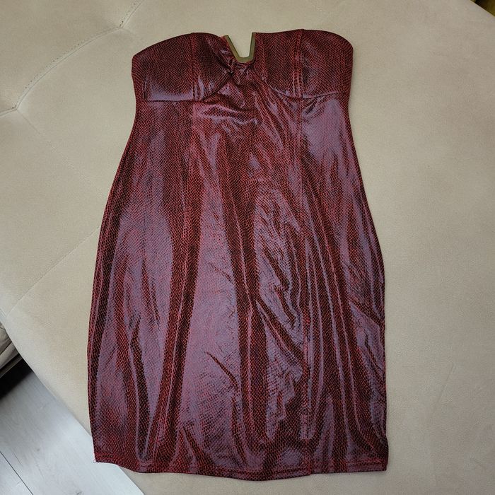 Еластична вечерна рокля