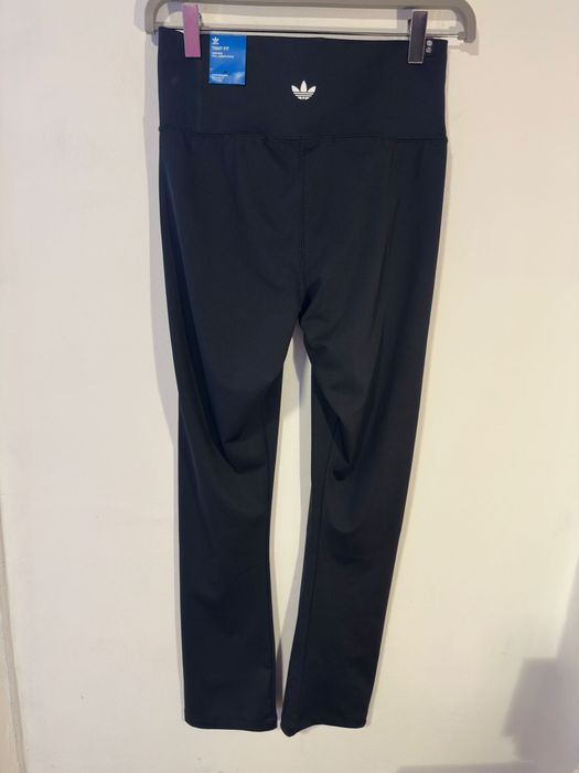 Colanți Adidas Fit High-Waist, cu talie înaltă, evazați cu despicătură, Negri, S