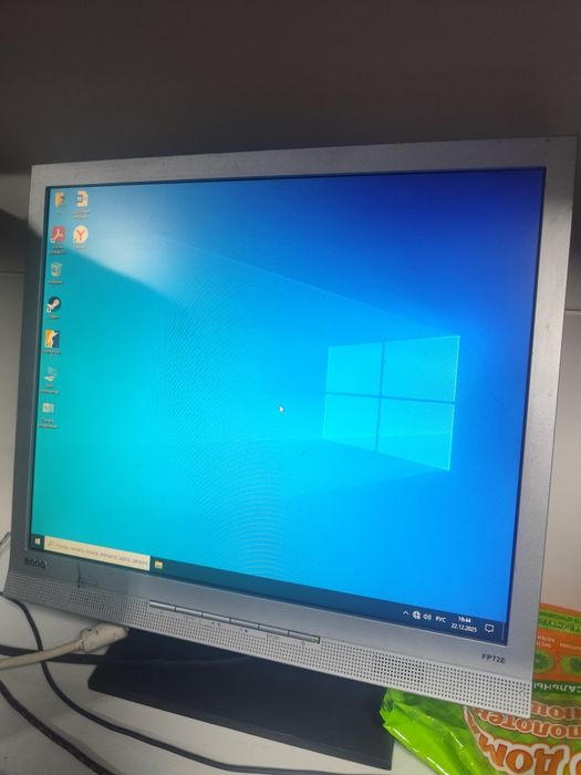 Продается монитор бари жасап тур