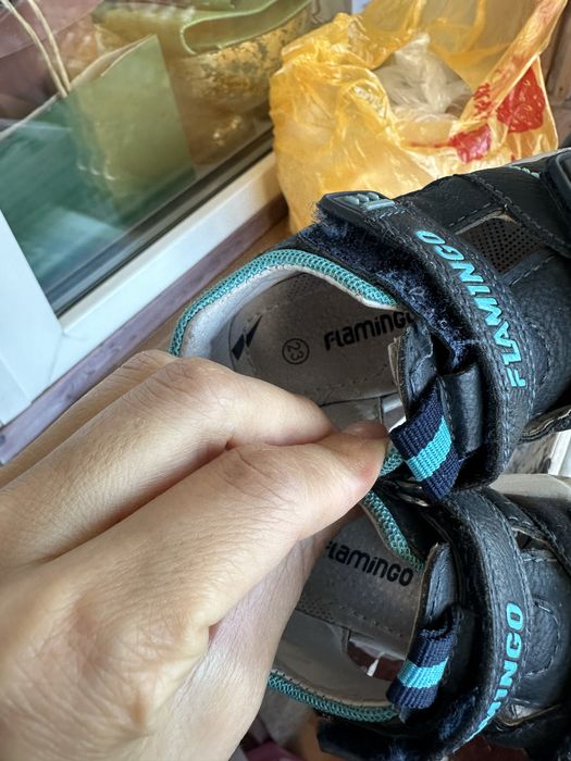 Отдам бесплатно детская обувь