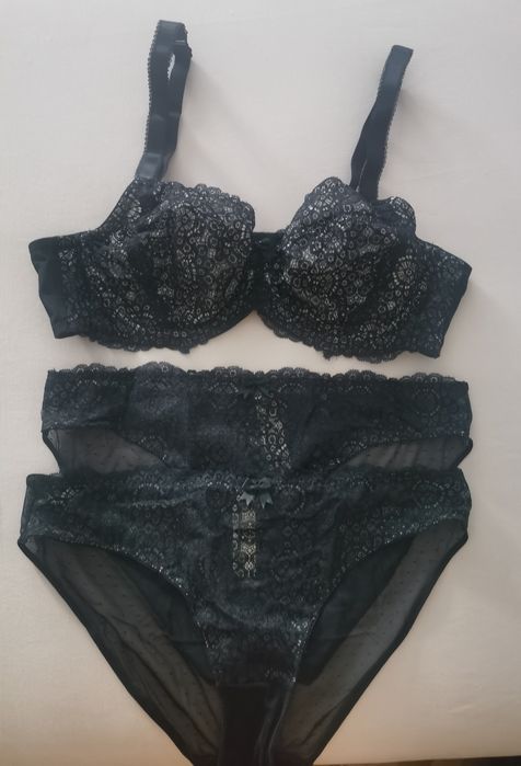 Комплект сутиен и 2 броя бикини
