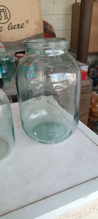 Банки 1л 2л 3л продам срочно