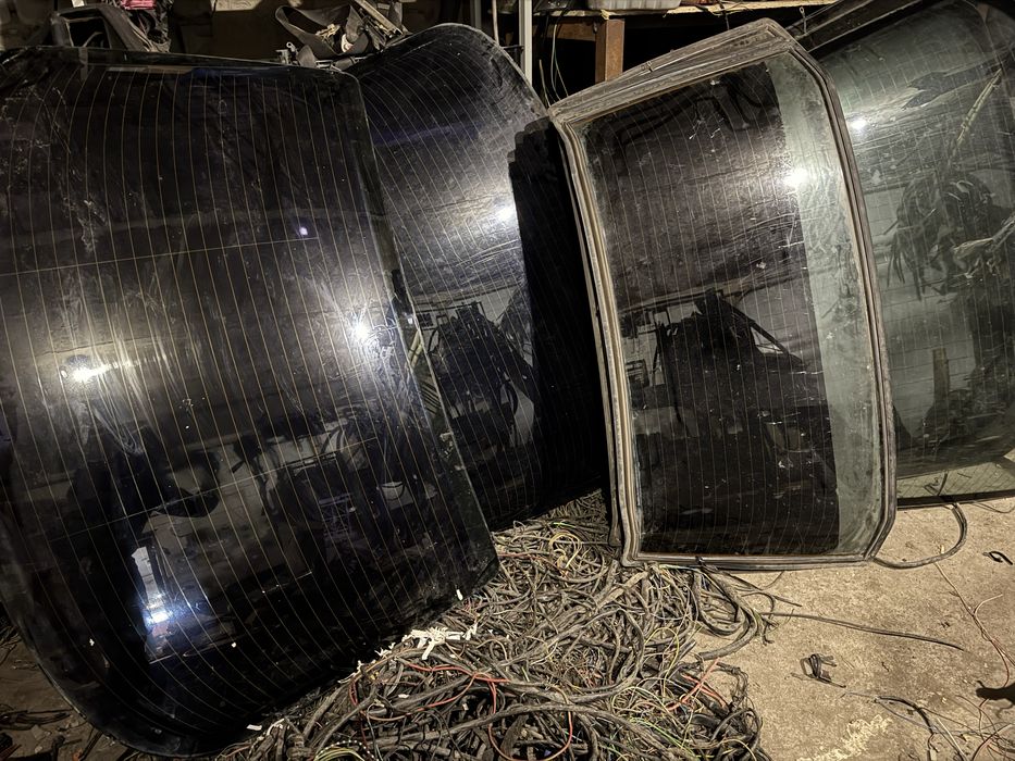 Задние стекла Mercedes