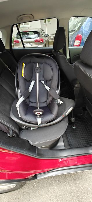 Scoica auto Cybex Cloud G cu suport inclus