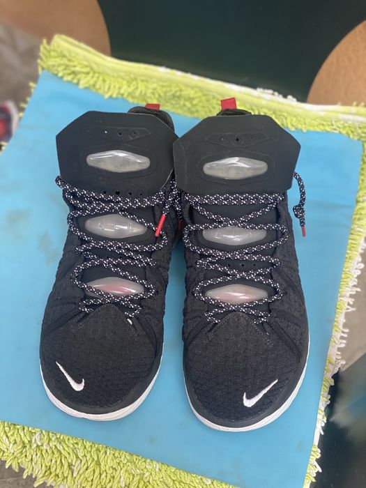 Adidași NIKE LEBRON 18