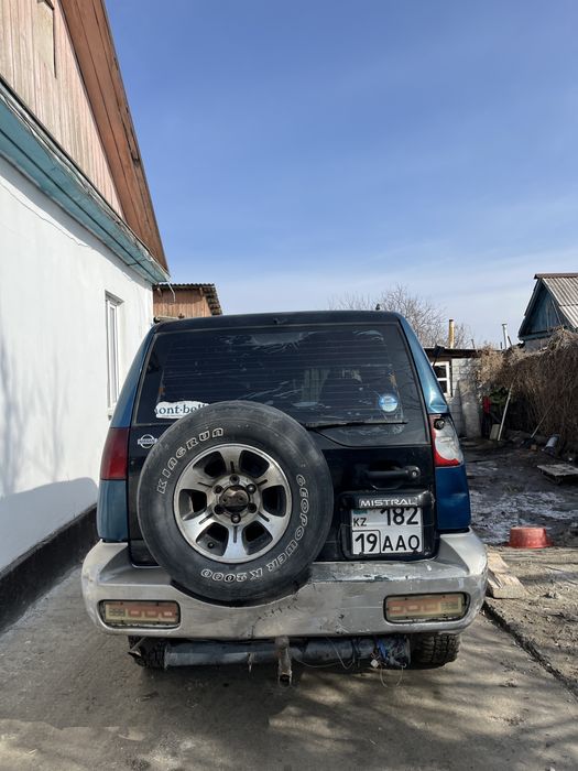 Ниссан Мистрал 2.7