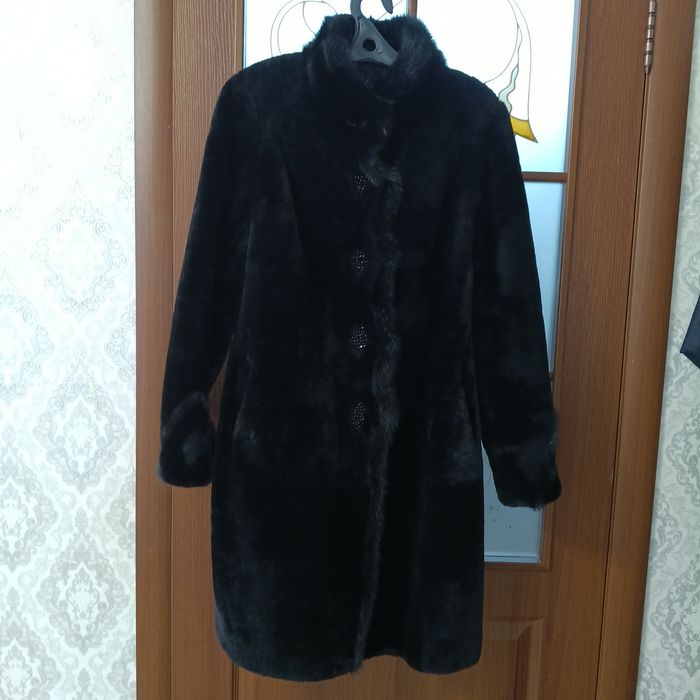 Продам цинейковую шубу в отличном состоянии