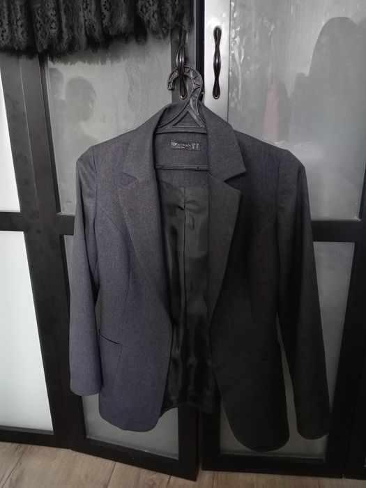 Пиджак с юбкой на выход