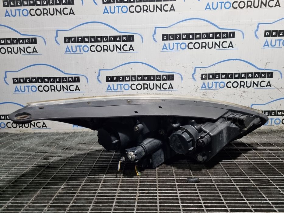 Far Stanga Hyundai IX35 - SUV 4 Usi (1350) Cu lupă