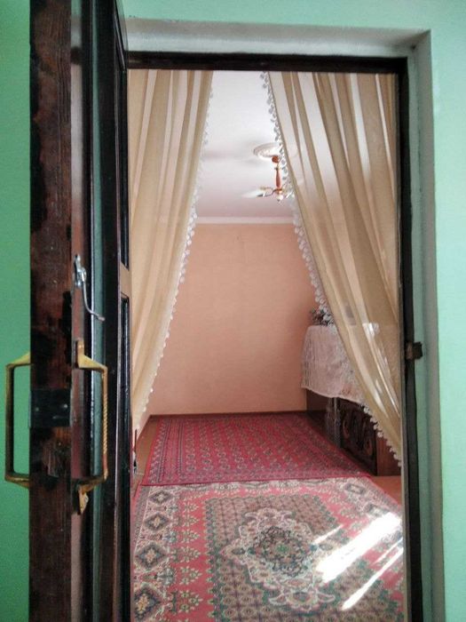 Uy sotiladi Bektemir tumanida 7 sotx 6 ta xona 2 etaj