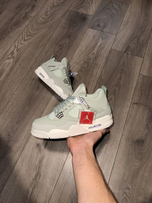 Air Jordan 4