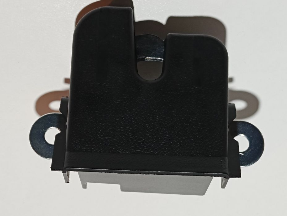 Брава за багажник /заден капак GOLF V /TIGUAN PASSAT 6 7  и др.