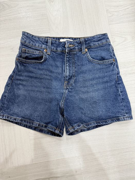 Запазени къси панталони pull bear hm