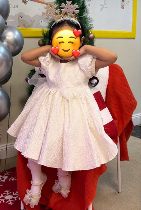 Продам нарядное платье и туфельки для девочки