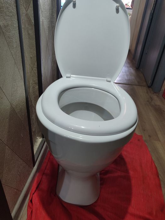 Продам унитаз б/у