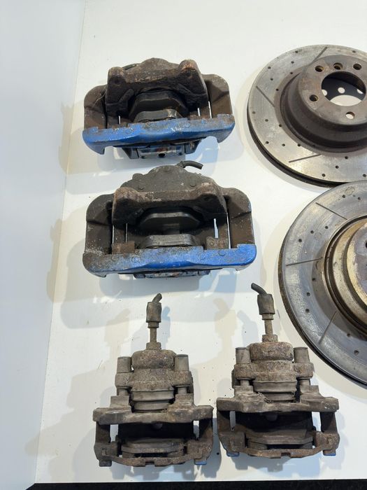 Вентилирани спирачни дискове с апарати от БМВ 3.5д/BMW 3.5d