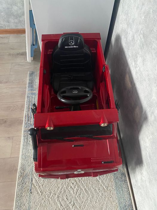 Детская машина на пульте / Электромобиль