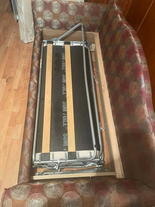 Разтегателен диван