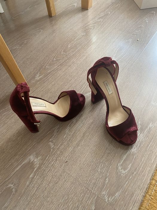 Бардовые шикарные туфли