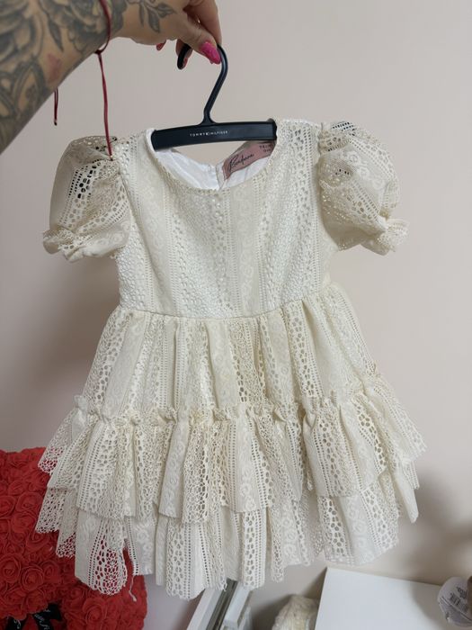 Бебешка рокличка