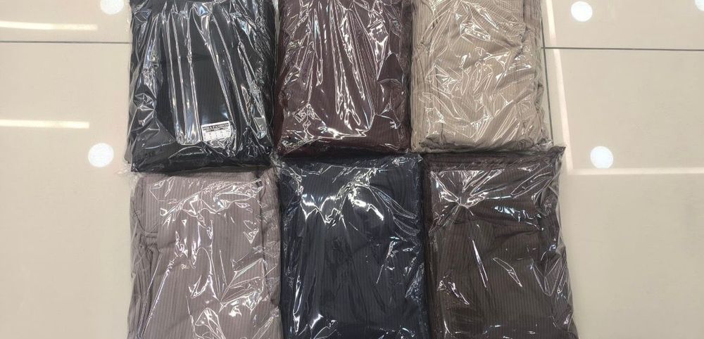 Дамски черни клин-панталон с разкроен крачол 
Клинове на oysho