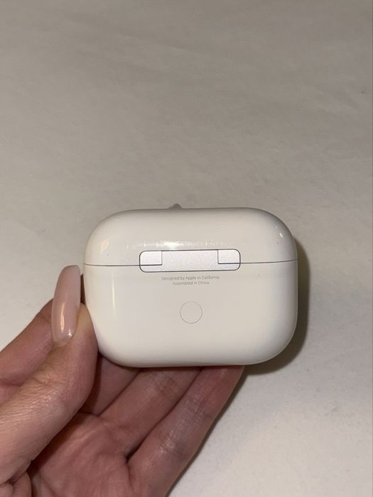 Эирподс про (кейс + правый наушник) Airpods pro
