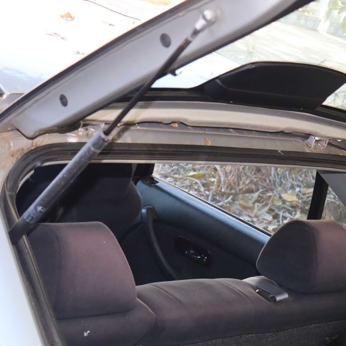 Амортисьори на задна врата за Хонда Сивик 1.4 16В 90 к.с.99 год.хечбек