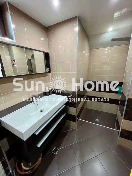 Вила  с панорамна гледка и просторен двор в гр. Харманли